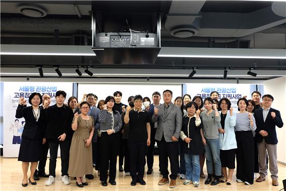 에디터 사진
